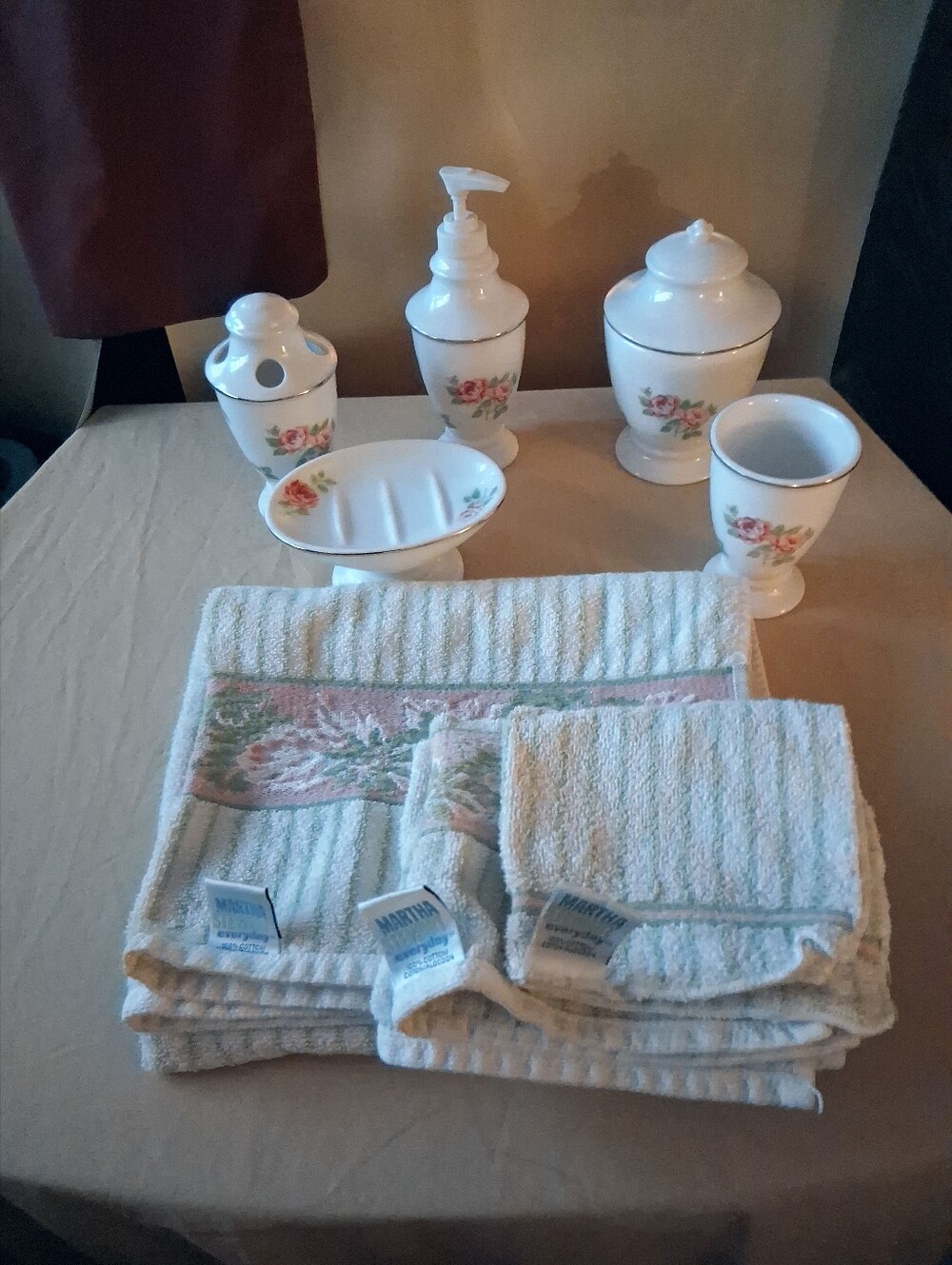 Vintage Martha Stewart Everyday Pink Rose Floral Porcelain Bathroom Vanity Set T